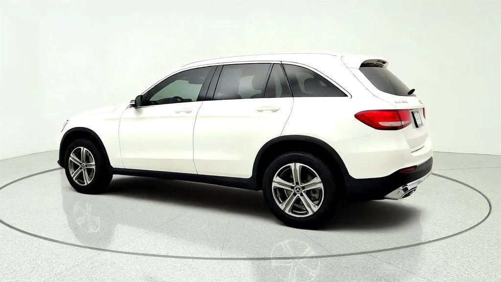 Used 2018 Polar White Mercedes-Benz GLC 300 4MATIC® SUV image 7