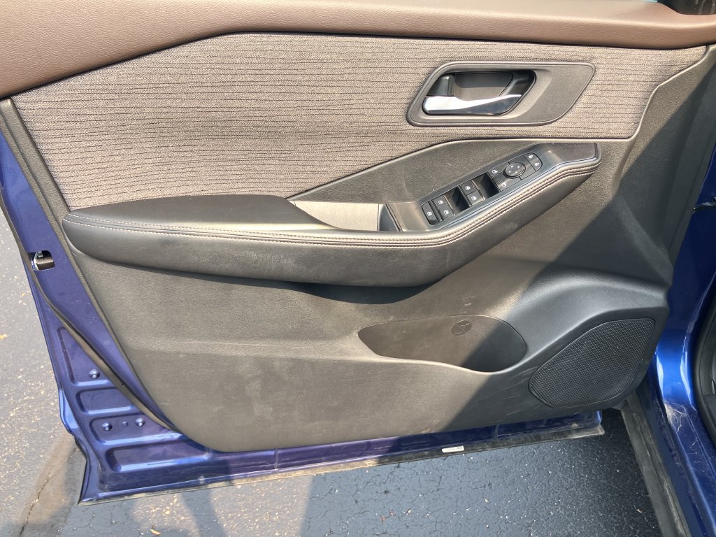 2023 Nissan Rogue SV - Photo 11