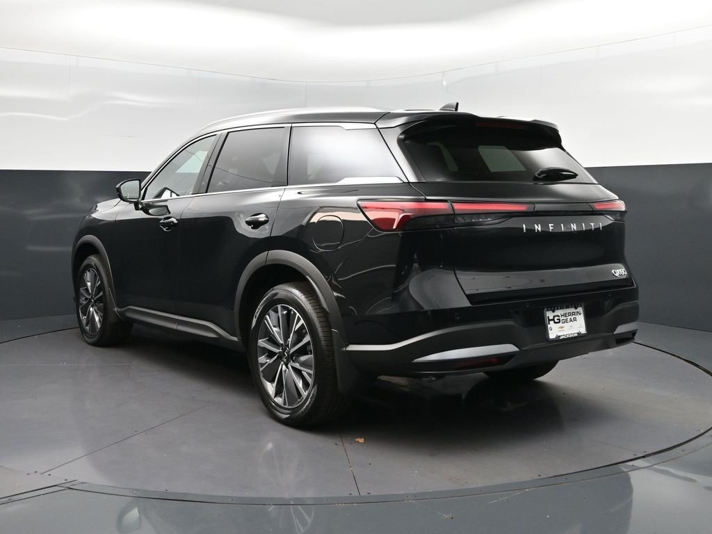 New 2027 MINERAL BLACK INFINITI Luxe FWD image 5