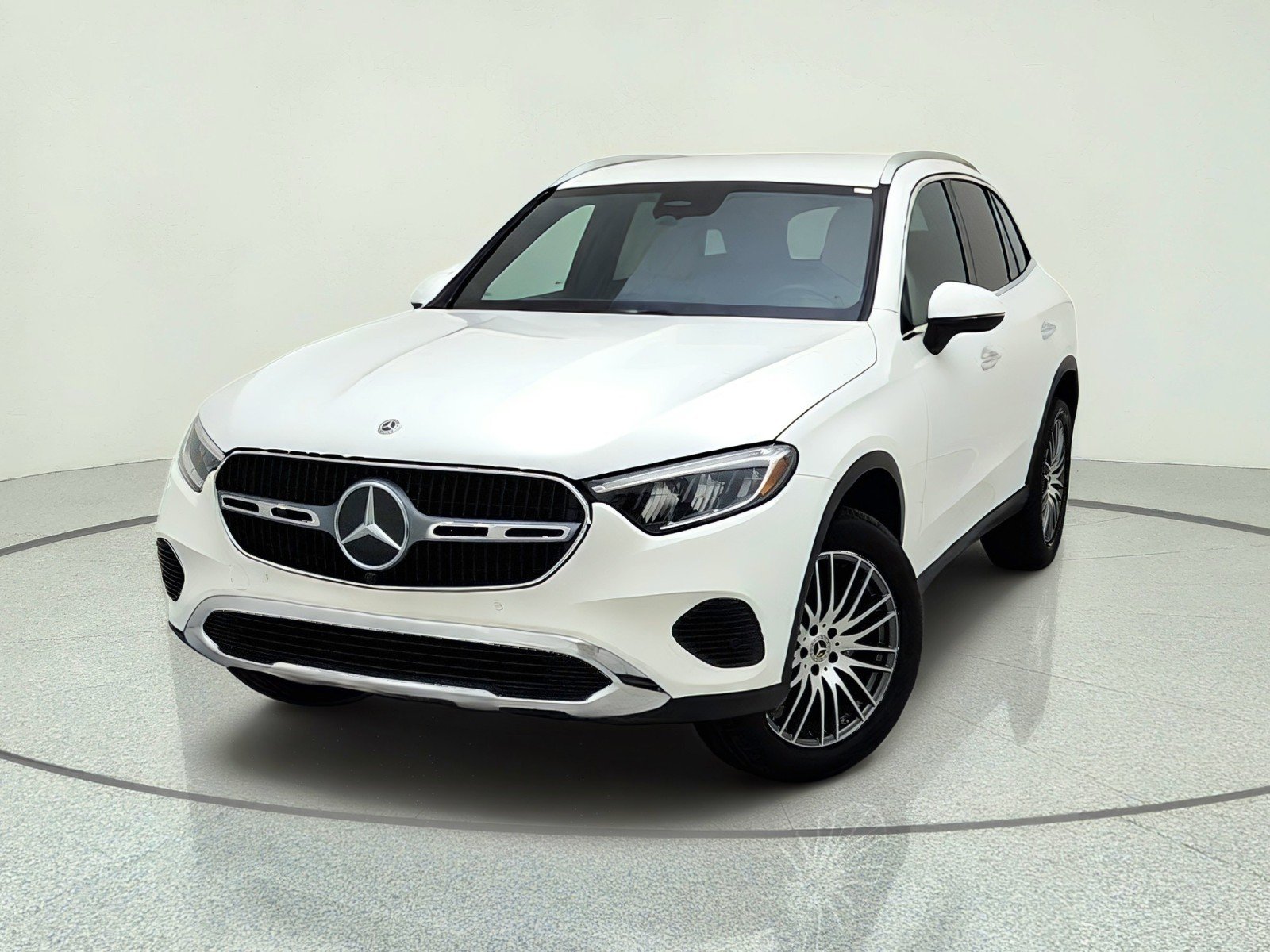 Certified Used 2025 Polar White Mercedes-Benz GLC 300 image 2