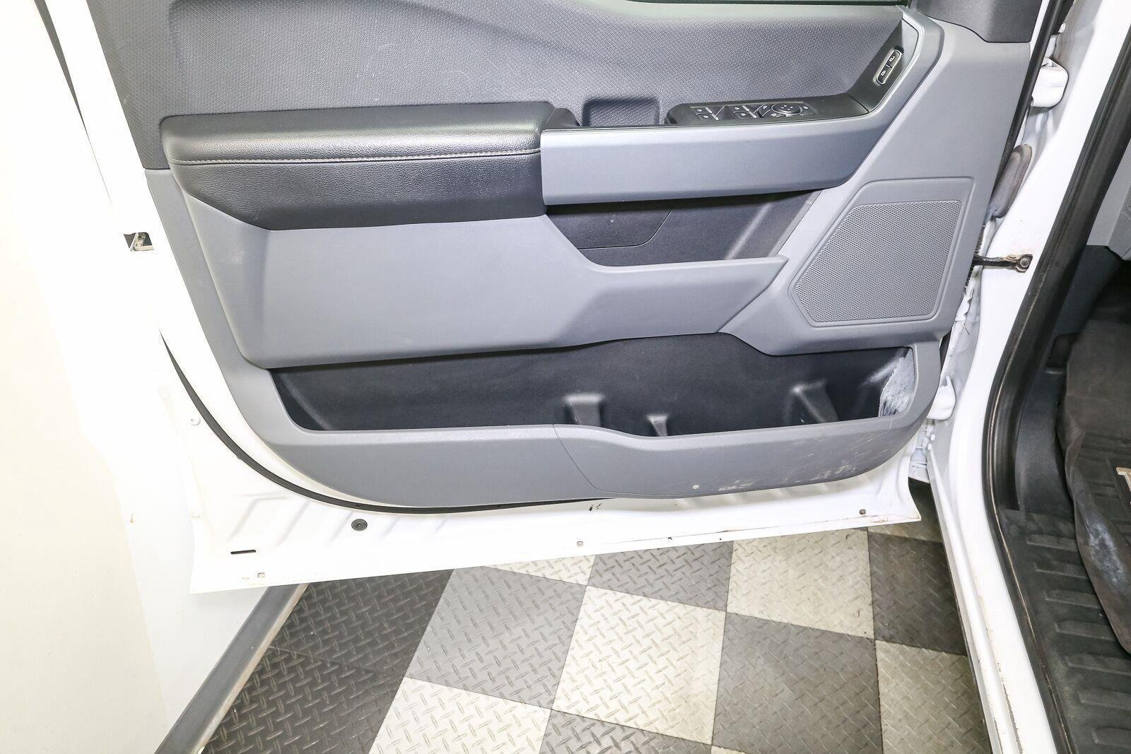 Used 2023 Oxford White Ford XLT image 38