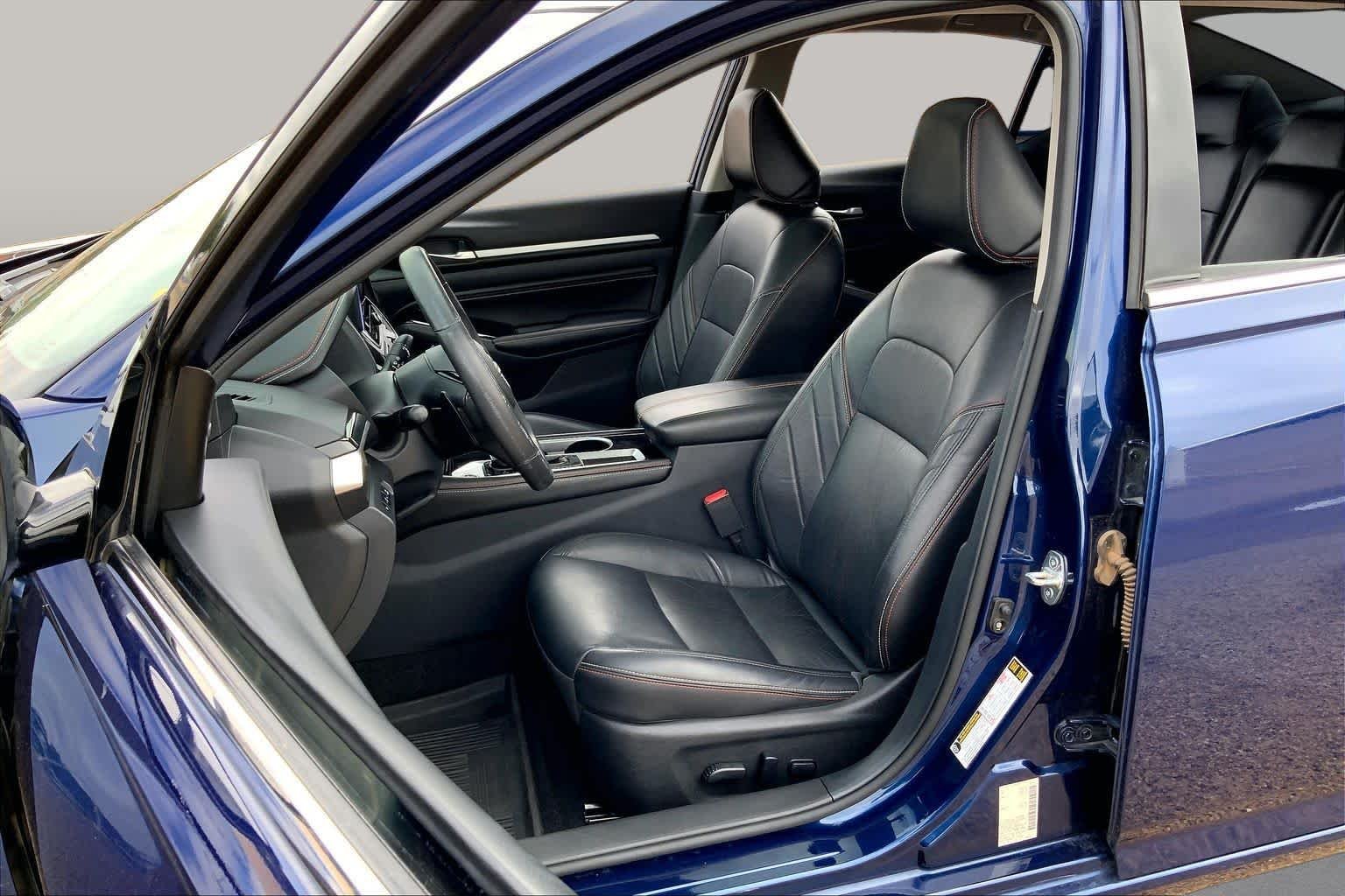 Used 2023 Deep Blue Pearl Nissan 2.5 SR image 8
