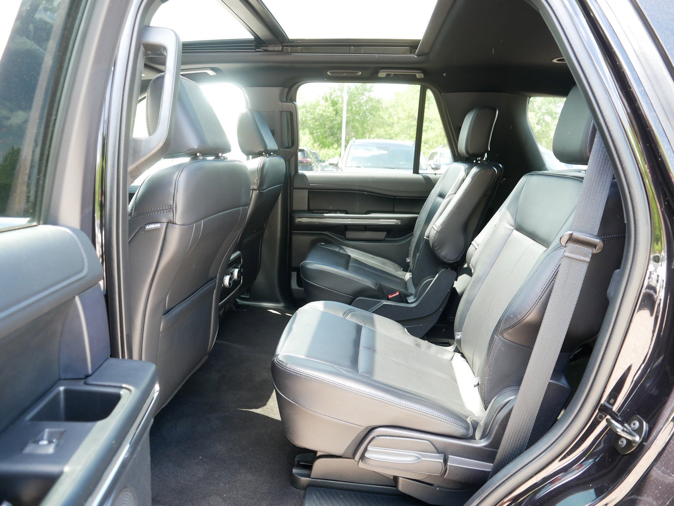 Used 2021 Agate Black Metallic Ford XLT image 36