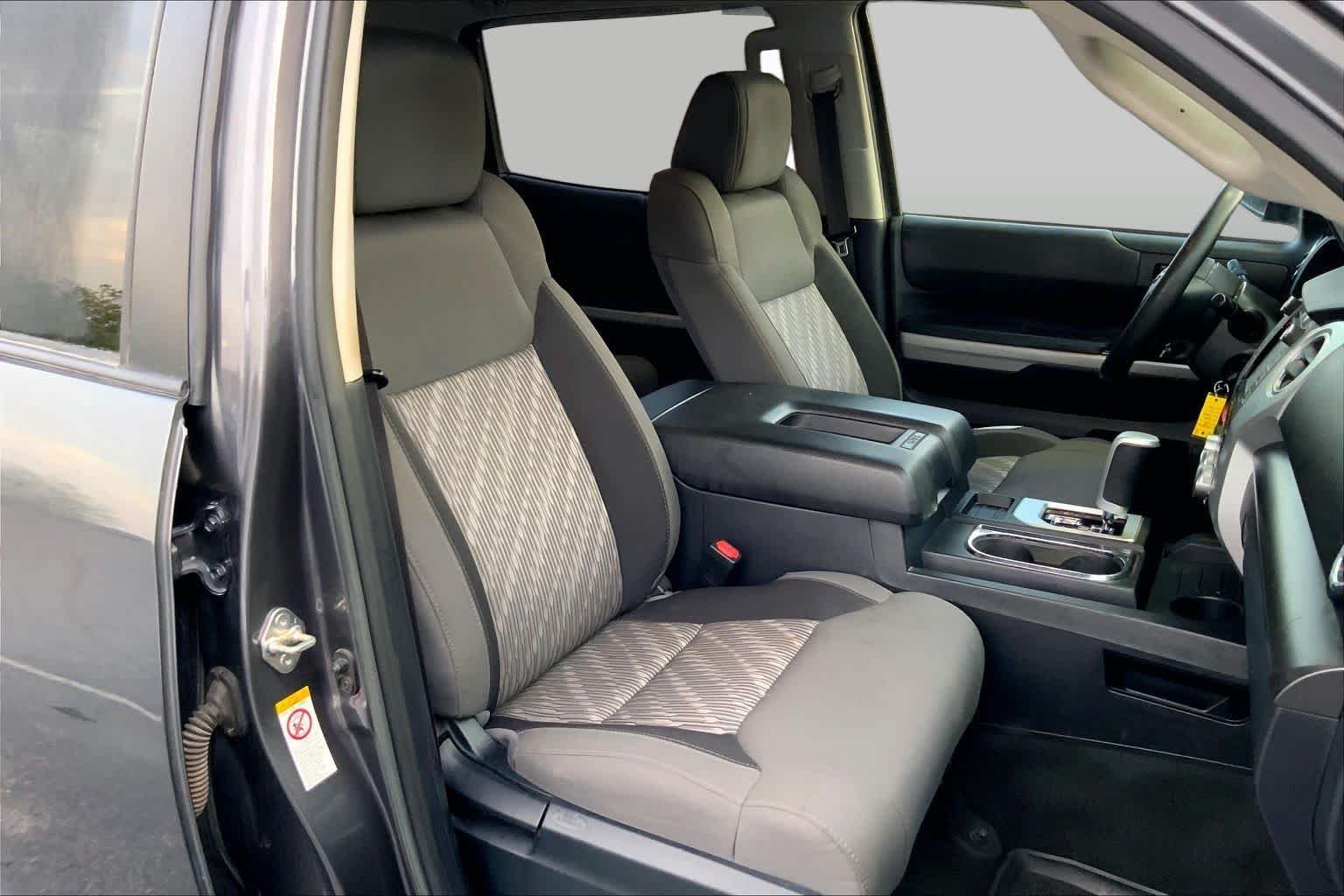 Used 2018 Magnetic Gray Metallic Toyota SR5 image 9