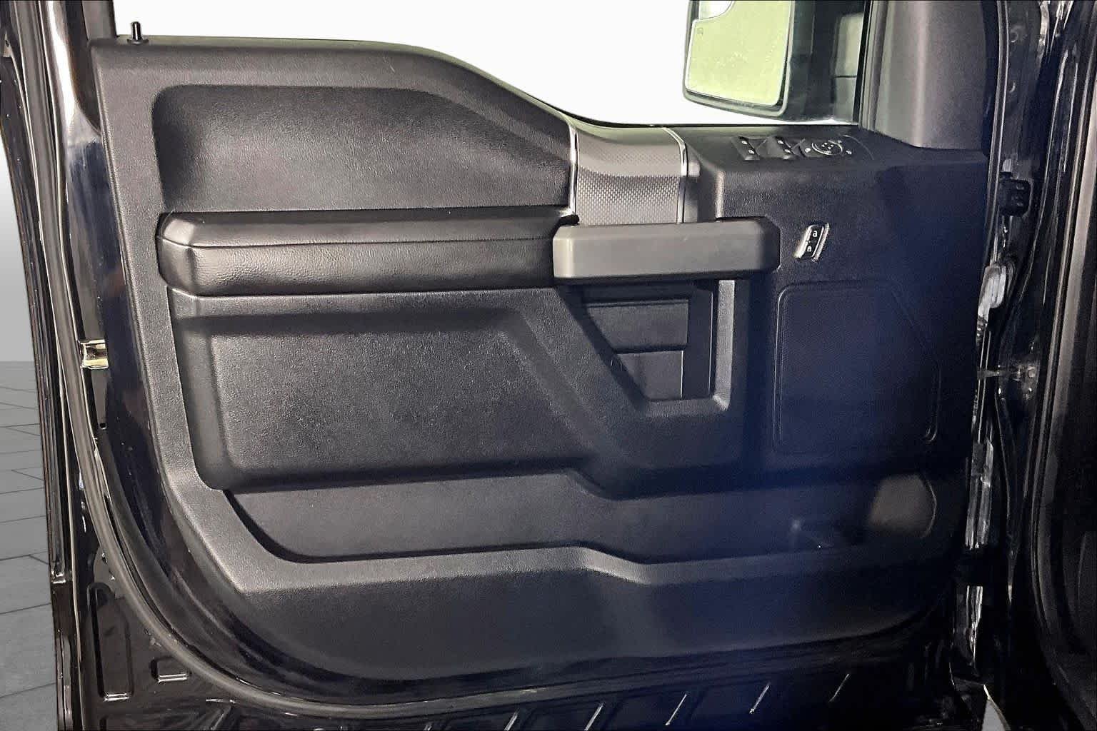 Used 2016 Shadow Black Ford XLT image 20