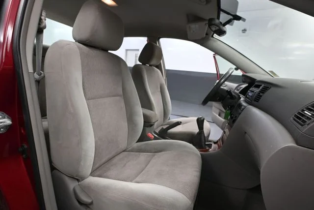Used 2007 Red Toyota LE image 38