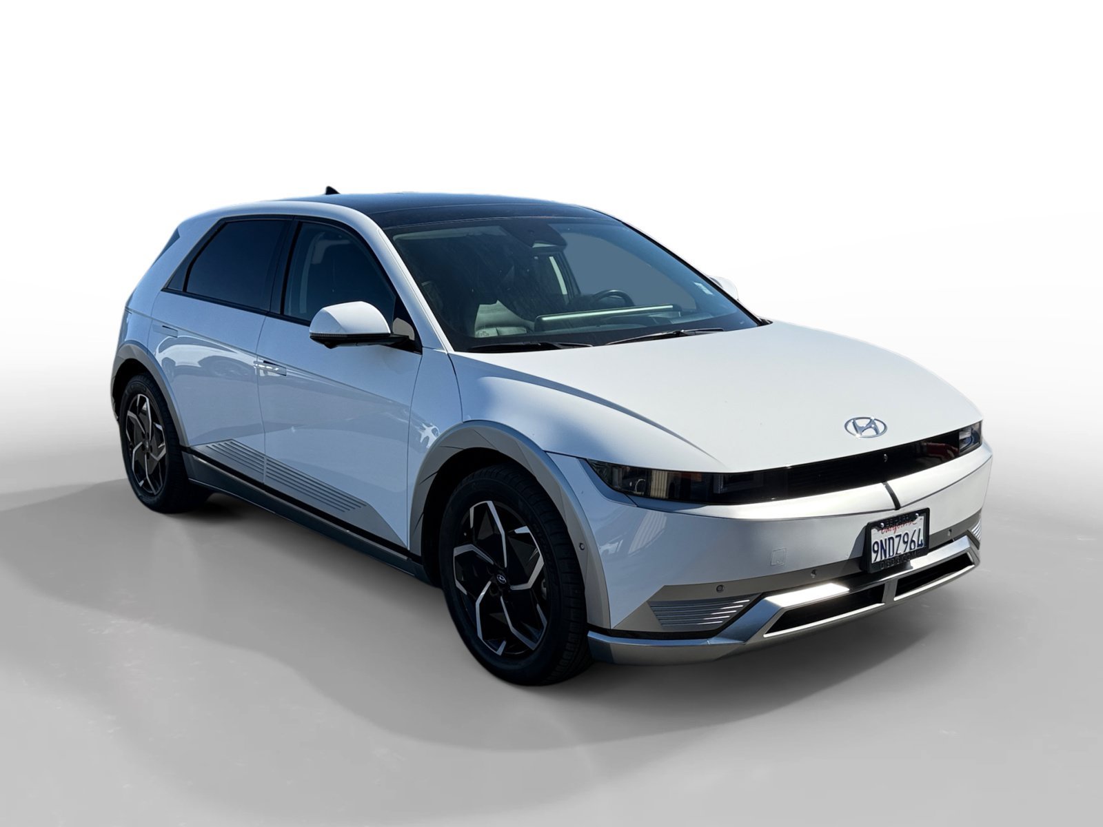Used 2024 White Hyundai Limited image 7