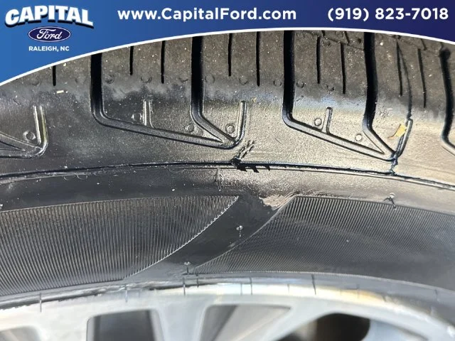 Used 2022 Black Ford SEL image 14