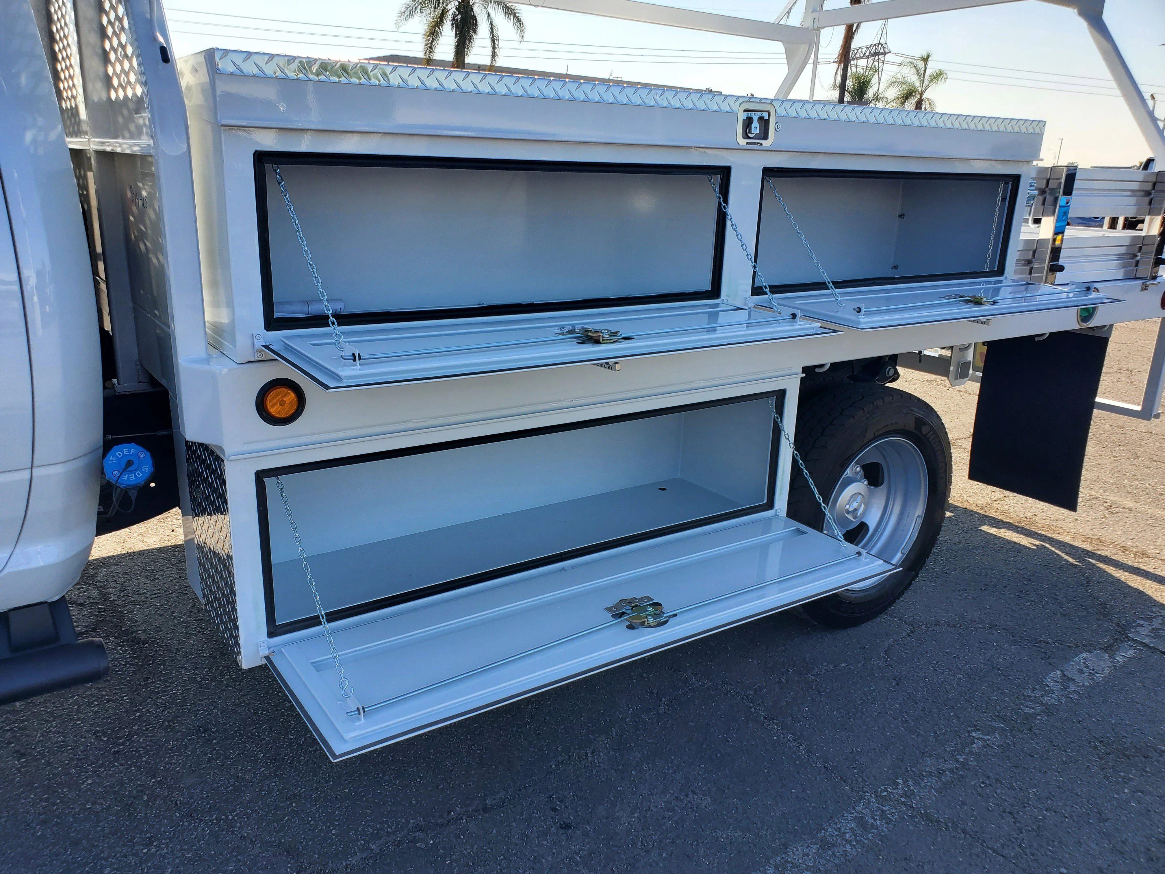 New 2026 Bright White Clearcoat RAM Tradesman image 28