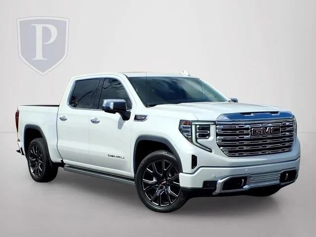 2022 GMC Sierra 4WD Crew Cab Short Box Denali's photo