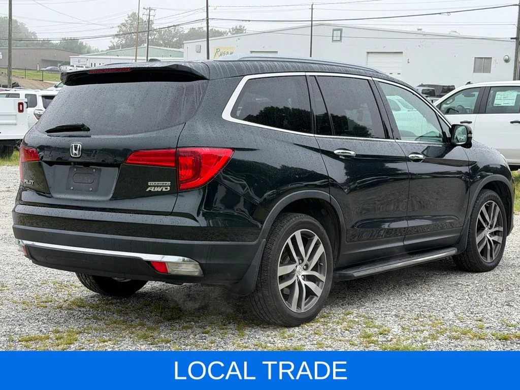 Used 2016 Black Honda Touring image 3