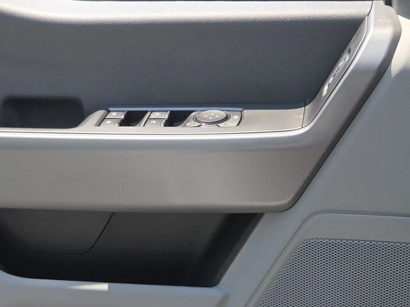 New 2026 Oxford White Ford F-250® XLT image 28