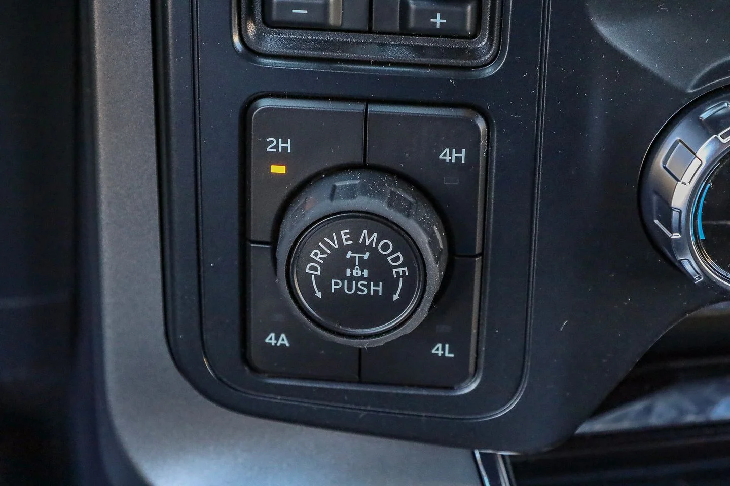New 2026 Oxford White Ford Lariat® image 25