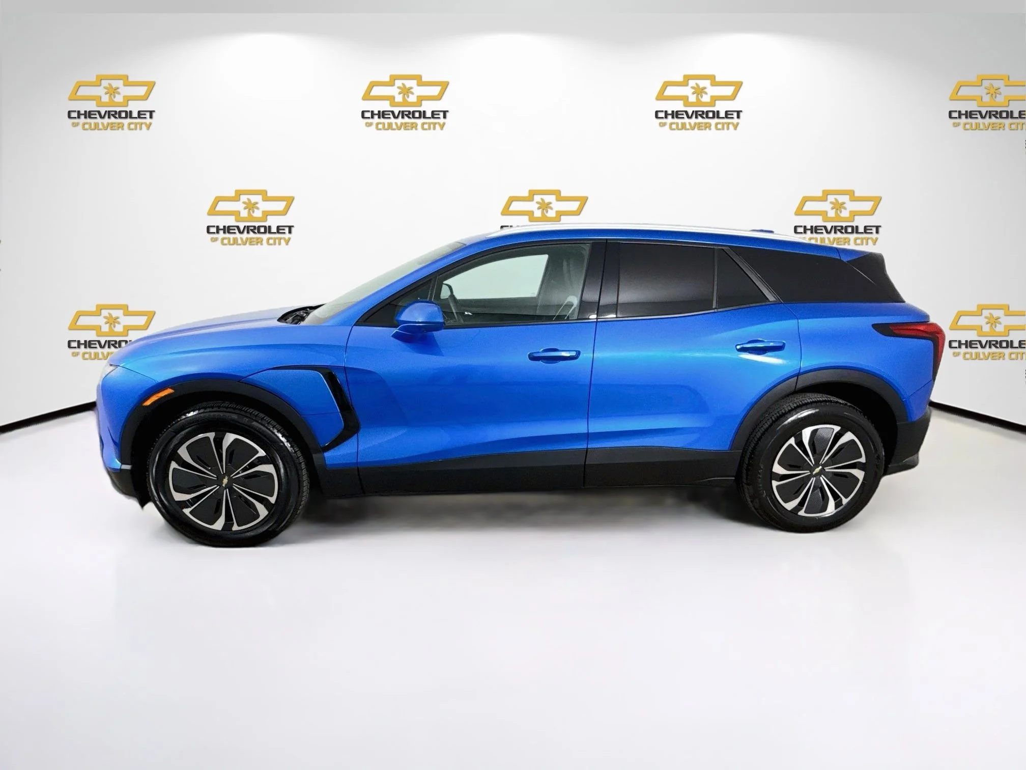 Used 2024 Riptide Blue Metallic Chevrolet LT image 5