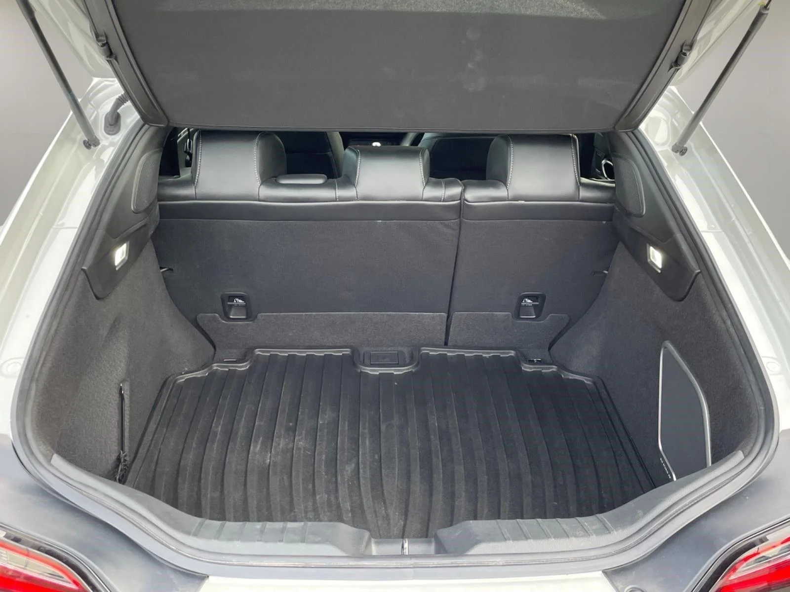 Used 2025 Platinum White Pearl Acura w/A-Spec Technology Package image 5