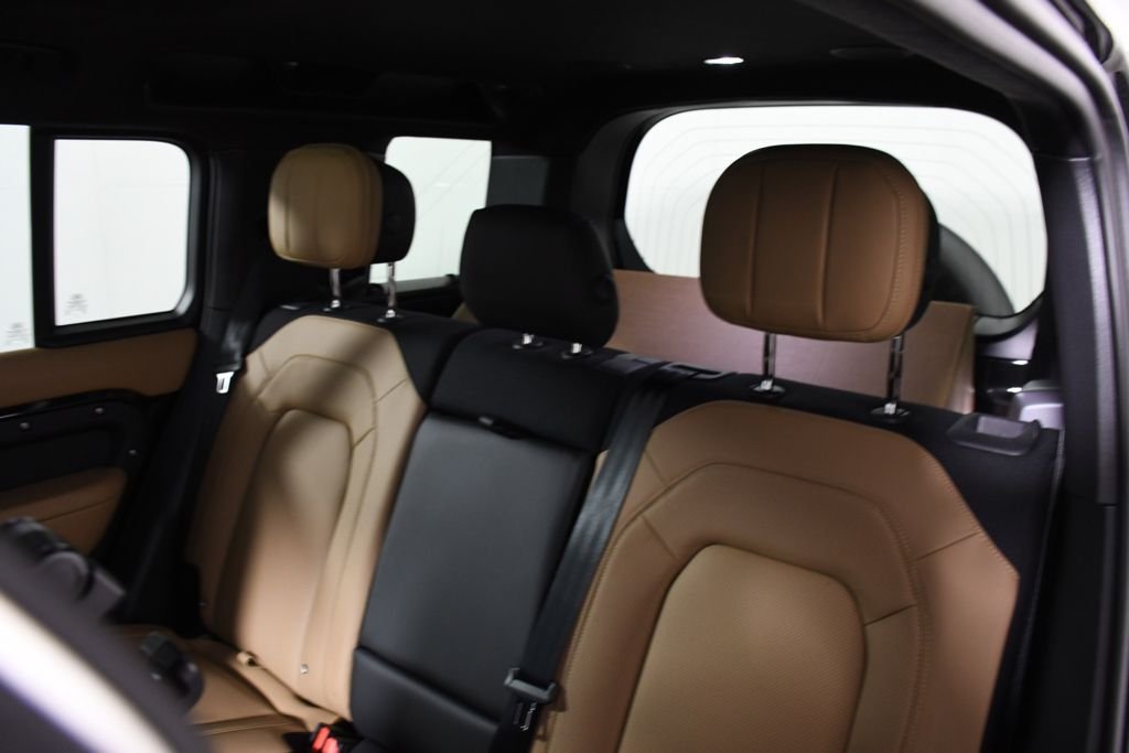 New 2026 Santorini Blk Land Rover X image 28