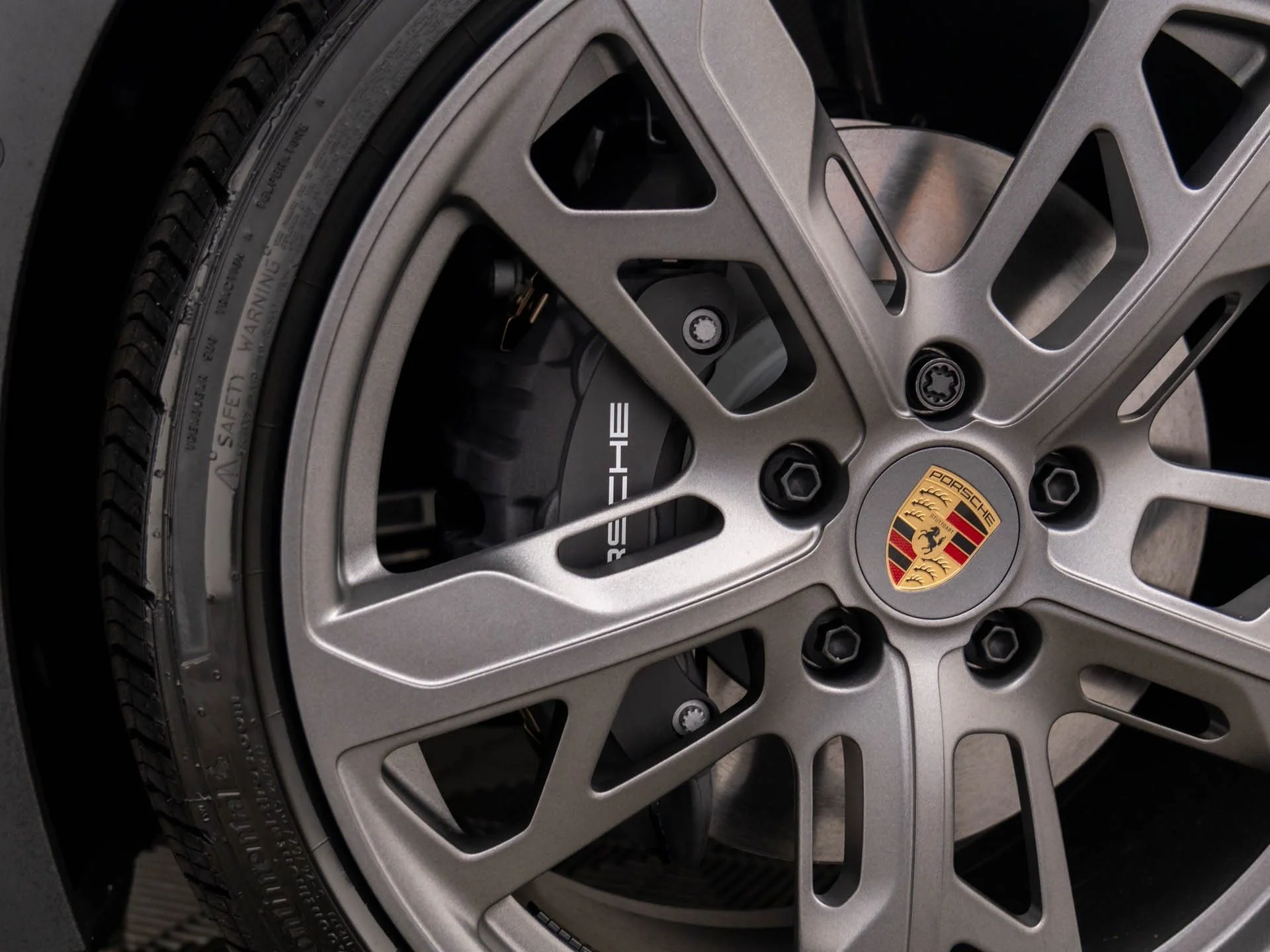 2025 Porsche Taycan Base - Photo 34