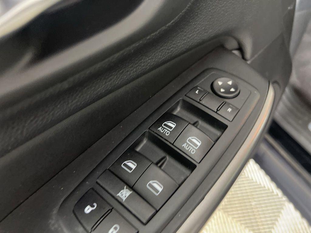 Used 2020 Diamond Black Crystal Pearlcoa Jeep Limited image 12