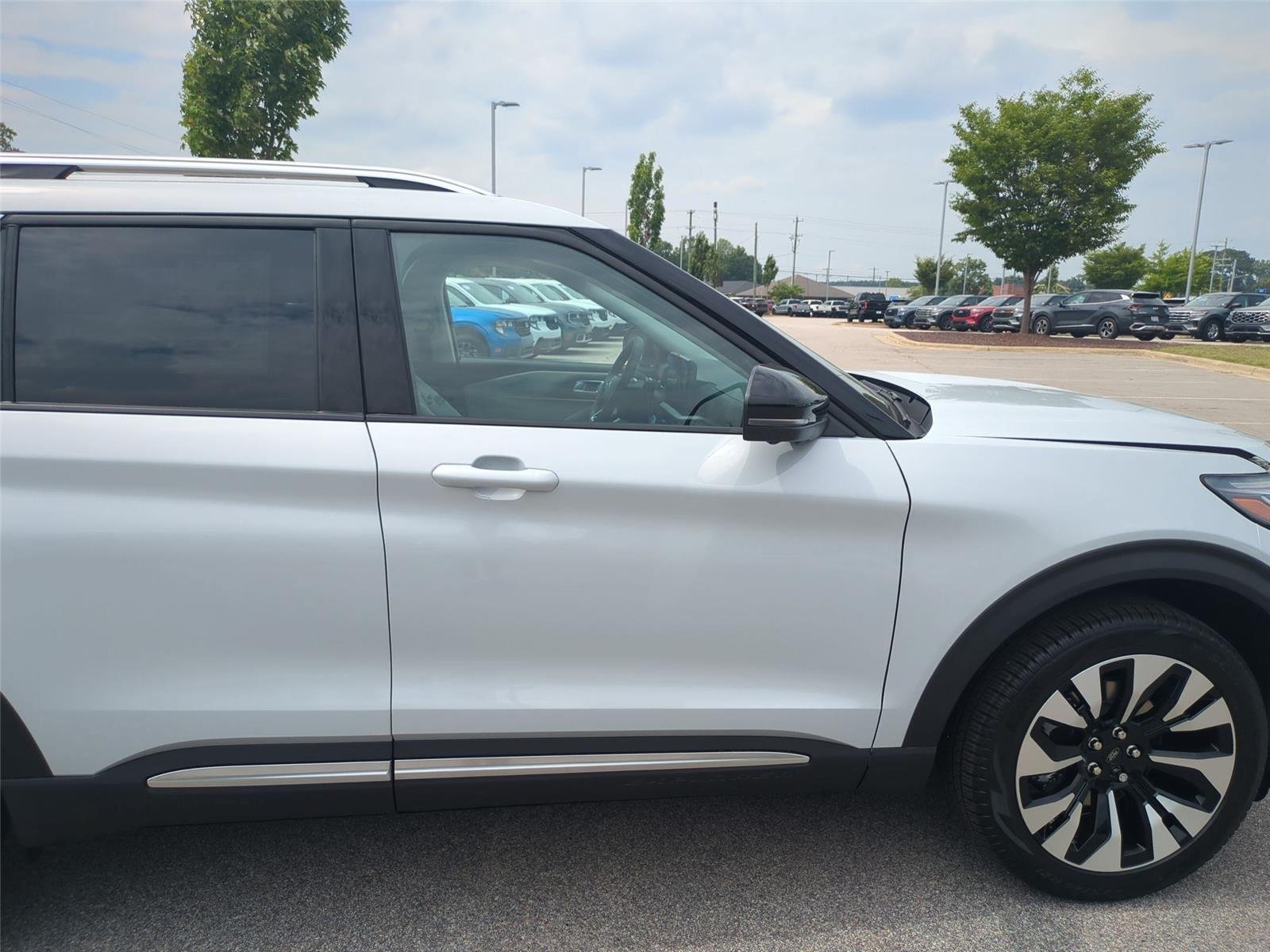 New 2026 Space White Metallic Ford Platinum™ image 40