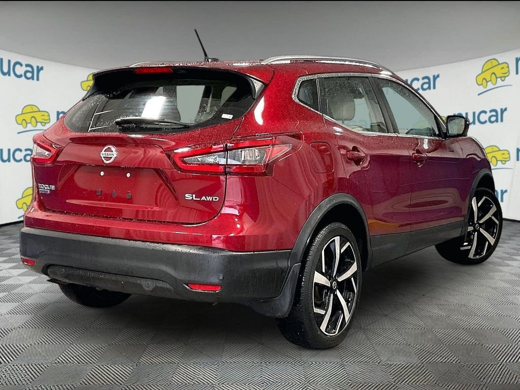 Used 2021 Red Nissan SL image 6