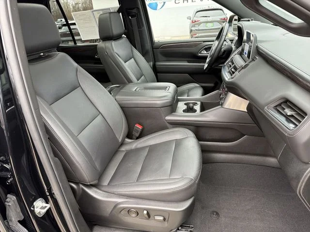 Used 2023 Black Chevrolet Z71 image 28