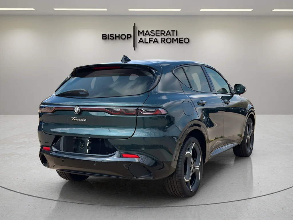 New 2026 Green Alfa Romeo Base image 6