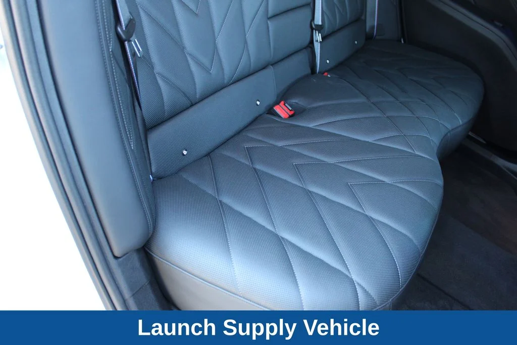 Used 2023 White BMW Base image 27
