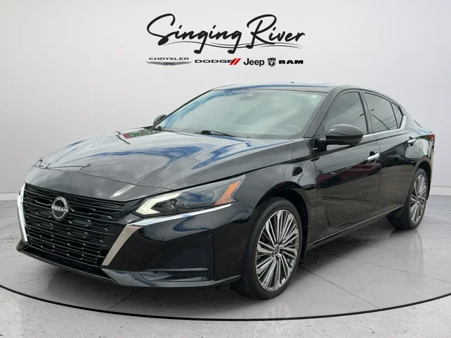 Used 2025 Black Nissan 2.5 SL image 3
