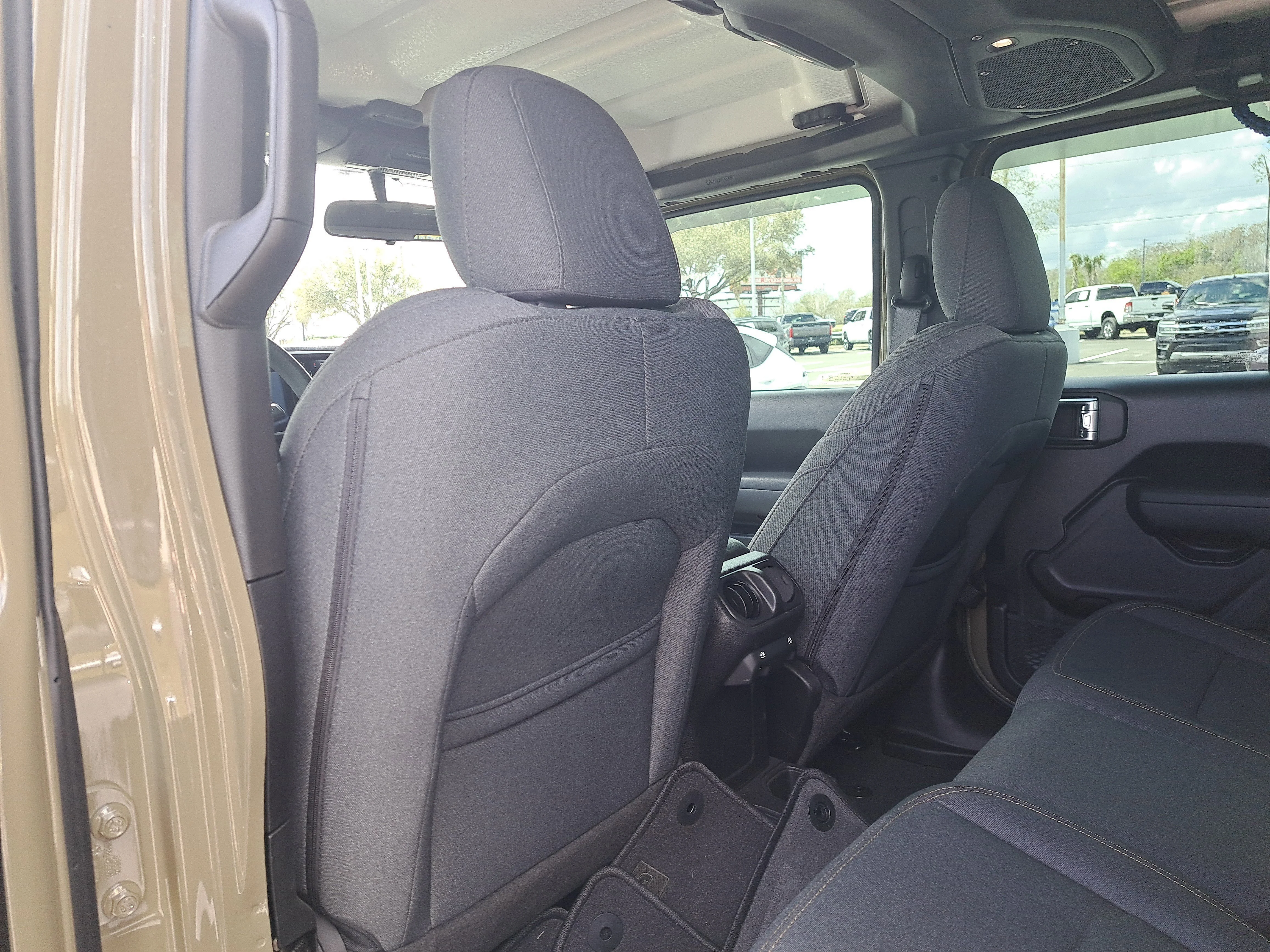 Used 2025 41 Jeep Sport image 19