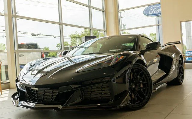 2025 Chevrolet Corvette 1LZ