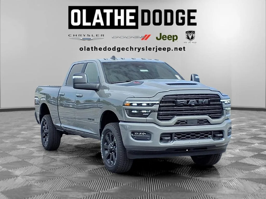 New 2027 Ceramic Gray Clear-Coat Exterior Paint RAM Laramie image 29