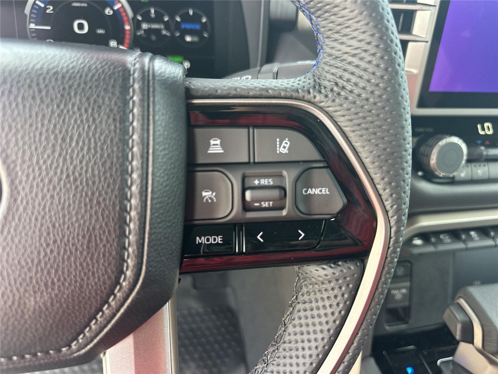 New 2026 Wind Chill Pearl <sup>1</sup> Toyota Tundra Platinum image 12