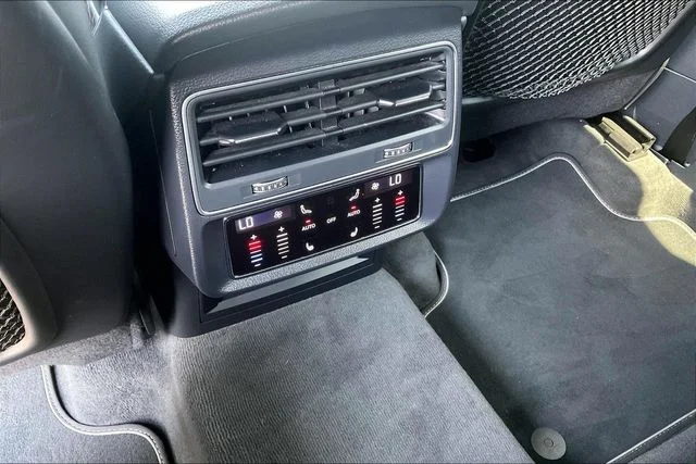 Used 2019  Audi 3.0T Premium Plus image 30
