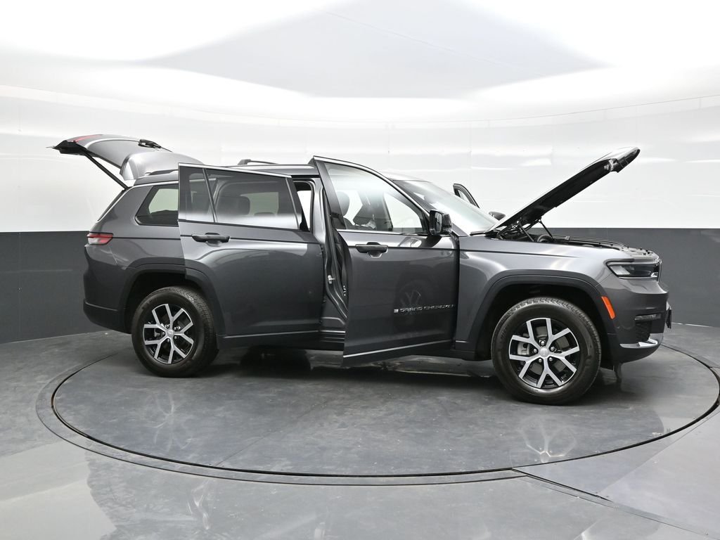 Used 2023 Gray Jeep Limited image 44