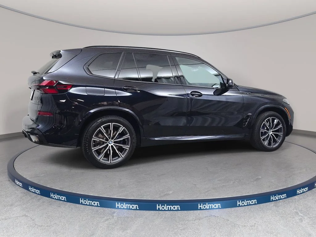Used 2025 Carbon Black Metallic BMW xDrive40i image 5