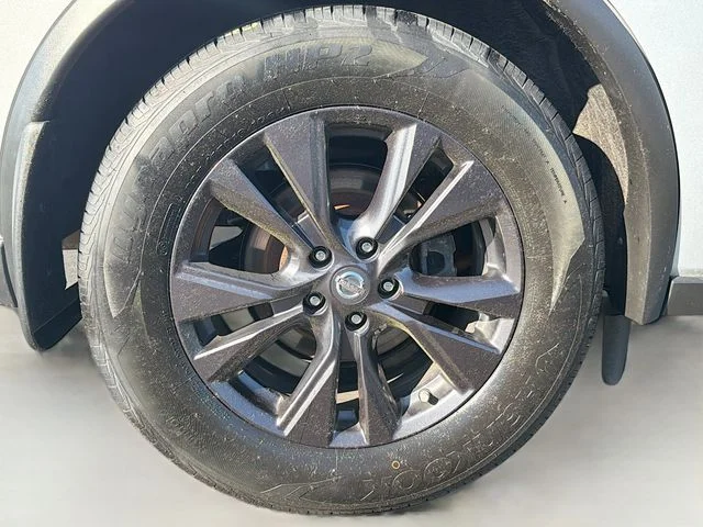 Used 2018 Silver Nissan SV image 29