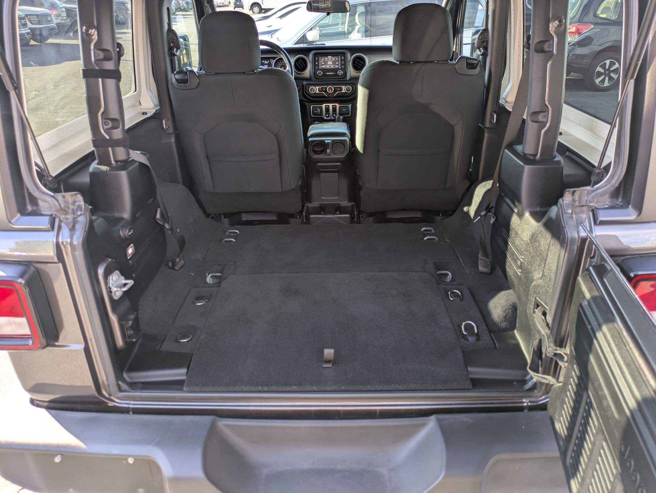 Used 2018 Granite Crystal Clearcoat Metallic Jeep Sport S image 27