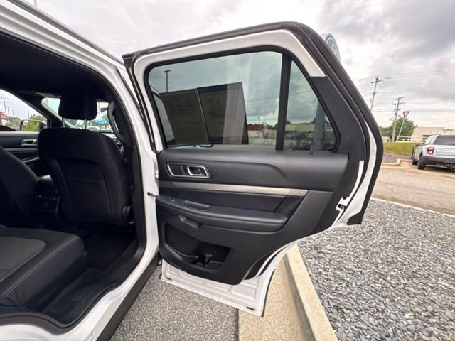 Used 2018 Oxford White Ford XLT image 22