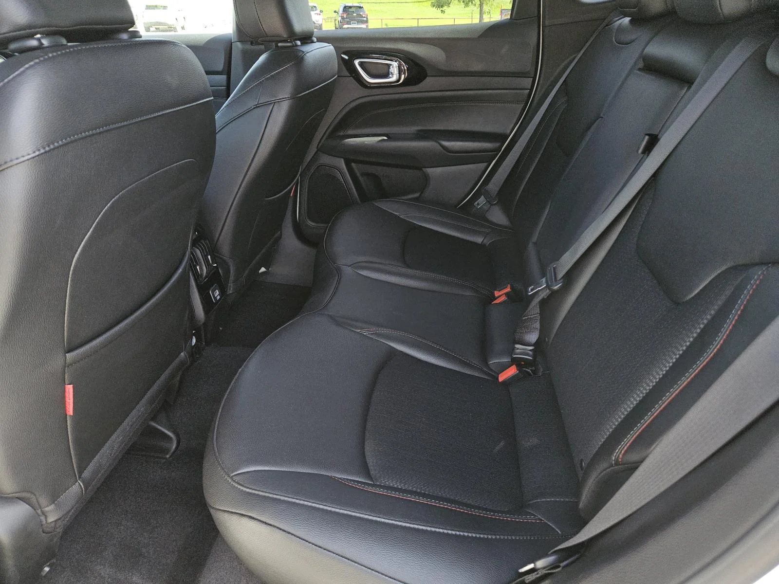2025 Jeep Compass Trailhawk - Photo 31