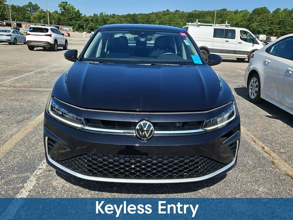 Used 2025 Black Volkswagen 1.5T SE image 3