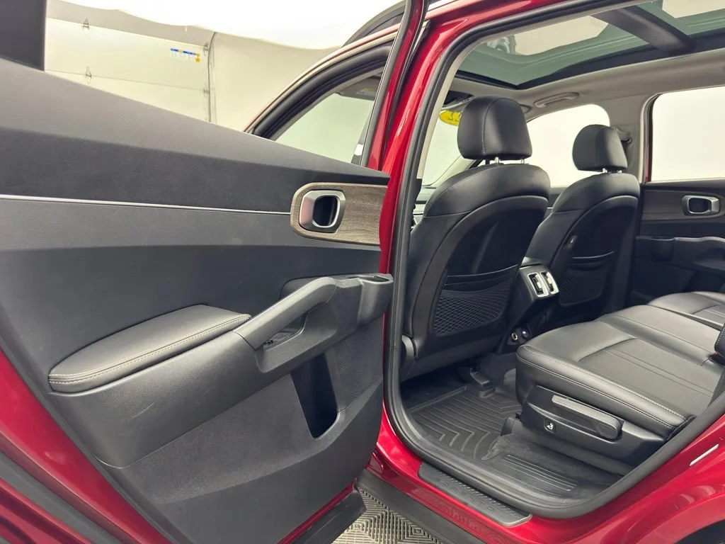 Used 2022  Kia X-Line S image 40