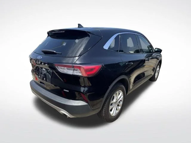 Used 2022 Black Ford SE image 7