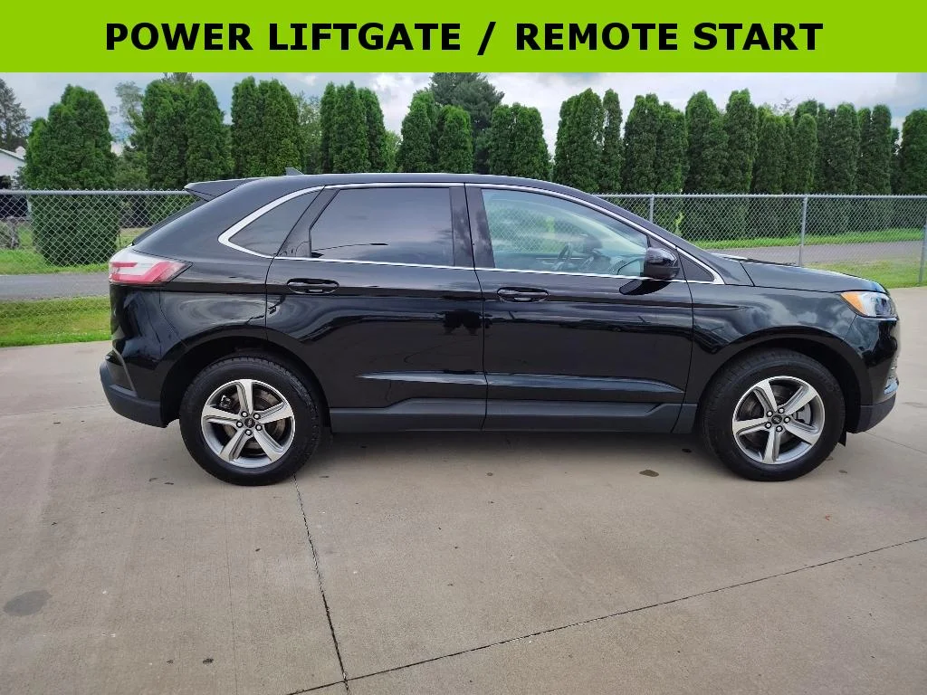 Used 2024 Agate Black Metallic Ford SEL image 2