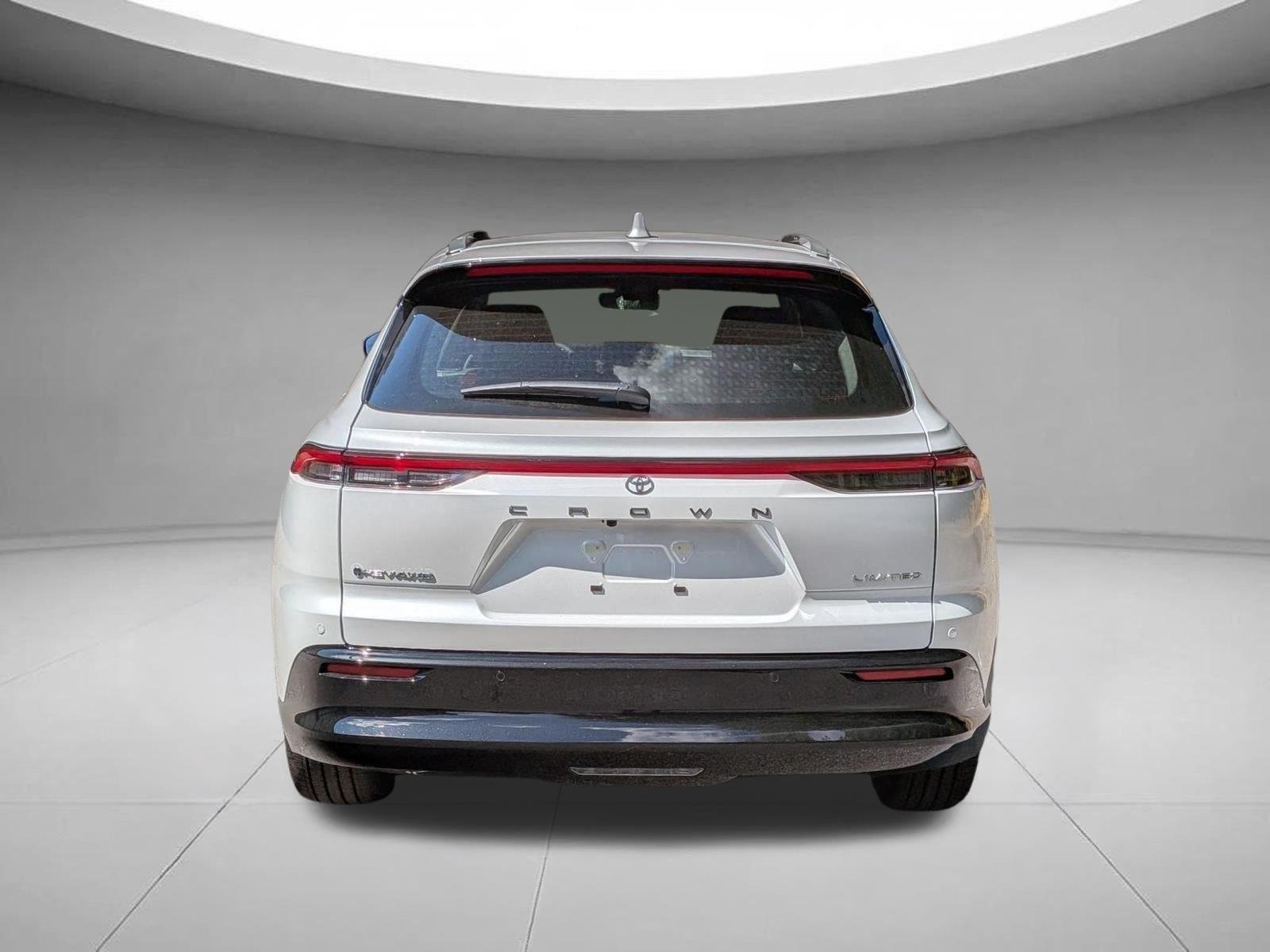 2025 Toyota Crown Signia Limited - Photo 6