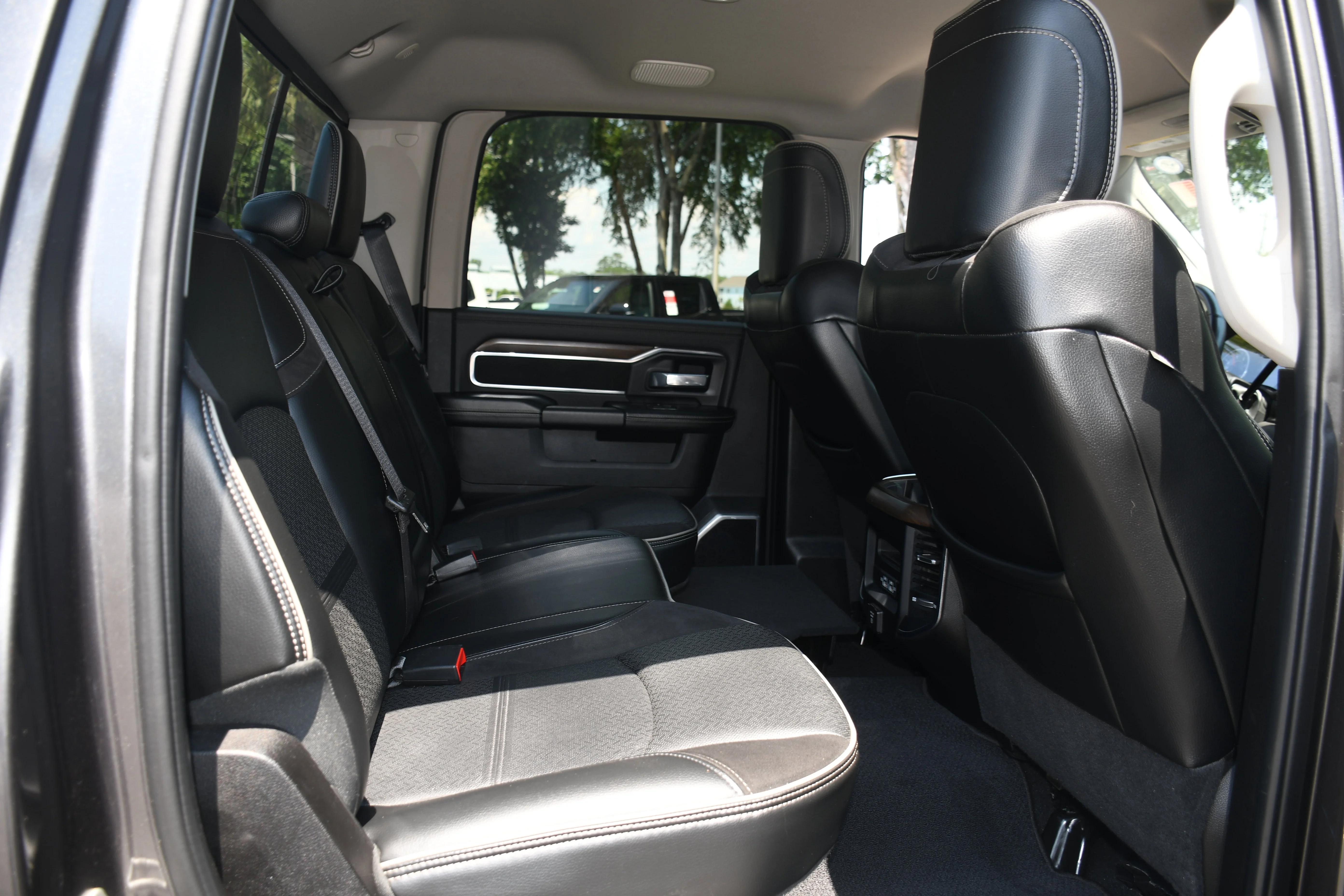2024 RAM Ram 3500 Pickup Laramie - Photo 19