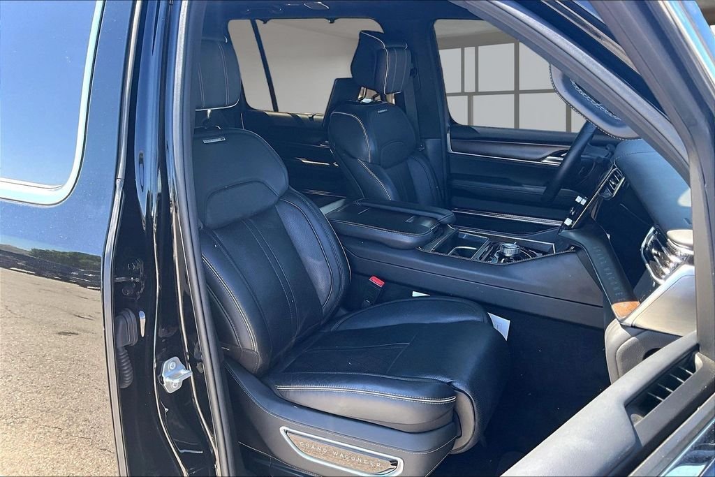 Used 2022 Diamond Black Jeep Series II image 7