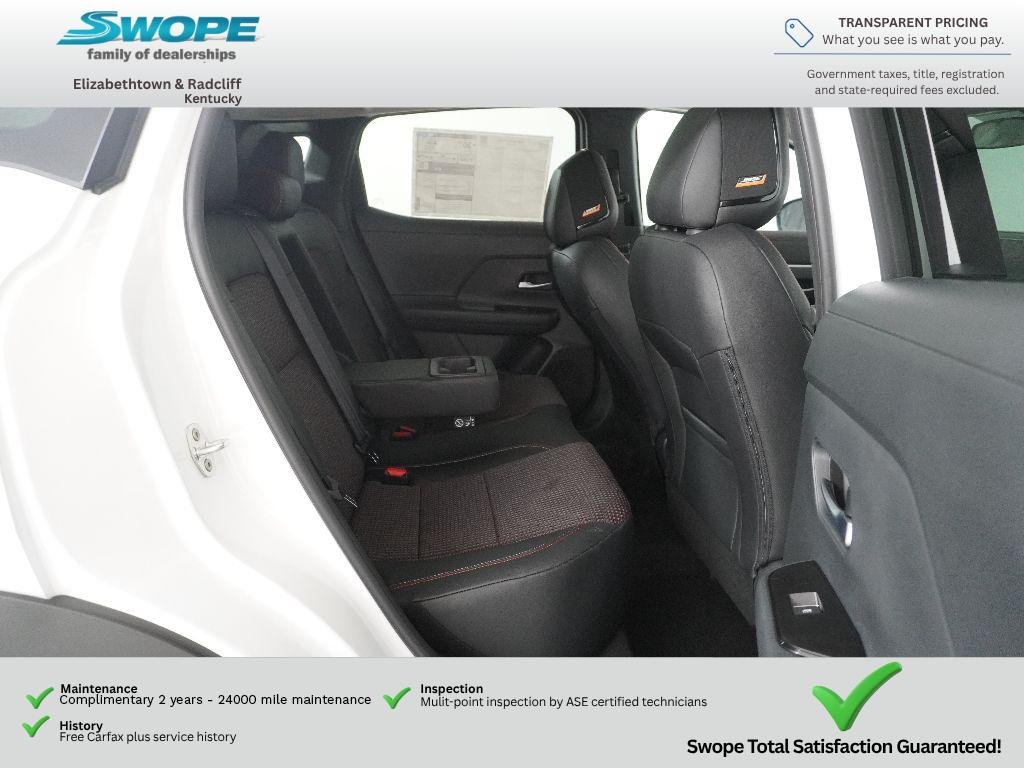New 2026 Aspen White TriCoat / Super Black Two-tone Nissan SR image 10