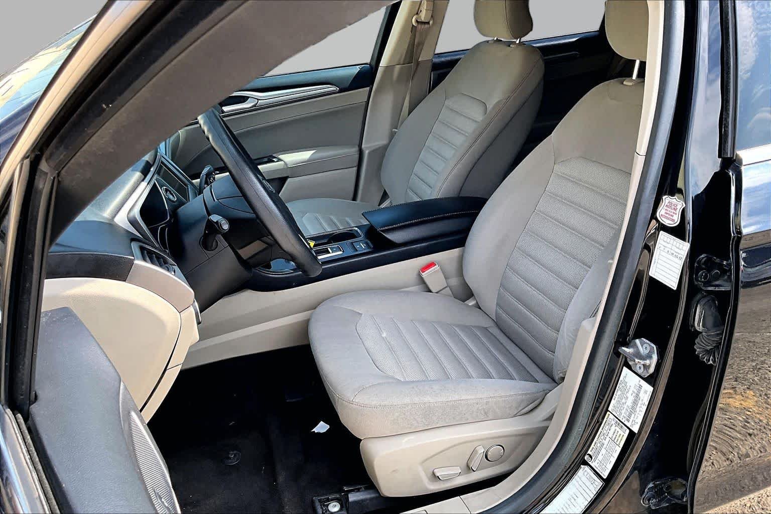 Pre-Owned 2019 Ford Fusion Hybrid SE