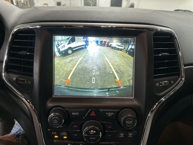 Used 2018 Gray Jeep Altitude image 29