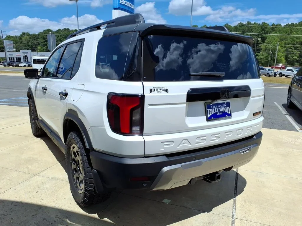 New 2026 Platinum White Pearl Honda TrailSport Blackout Elite image 5